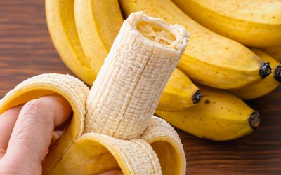 Si vous avez plus de 60 ans, manger une banane par jour apporte des bienfaits remarquables