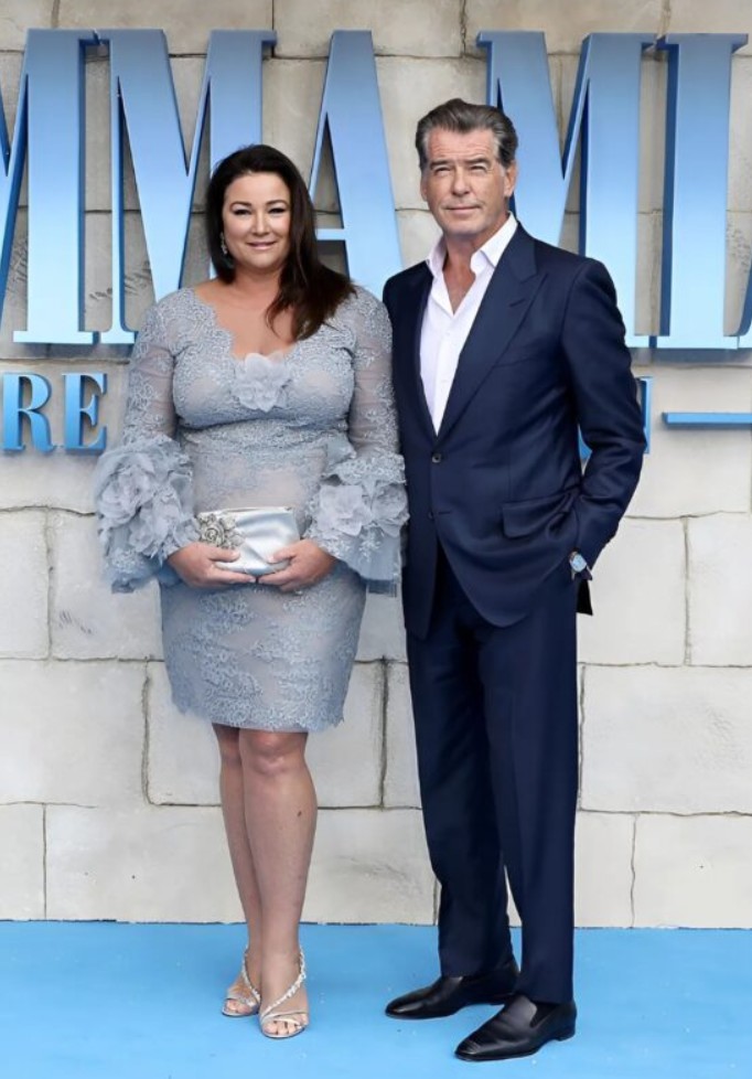 La femme de Pierce Brosnan a attiré l’attention des fans après de nouvelles photos