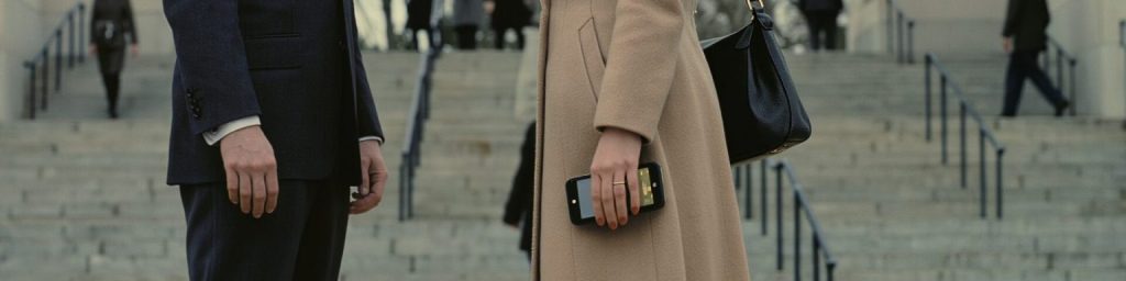 Sa secrétaire prenait ses rendez-vous chez l’avocat du divorce, me croyant naïve quant à leur liaison. Elle riait sous cape chaque fois que j’appelais, sachant pertinemment qu’il comptait me ruiner. Tout le monde à son cabinet était au courant – sauf moi, pauvre idiote, du moins c’est ce qu’ils croyaient. Le jour du divorce, j’ai révélé ce que j’avais réellement manigancé depuis le début…