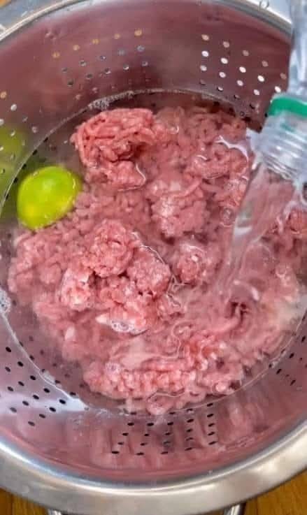 Faut-il laver le bœuf haché avant de le cuire ?