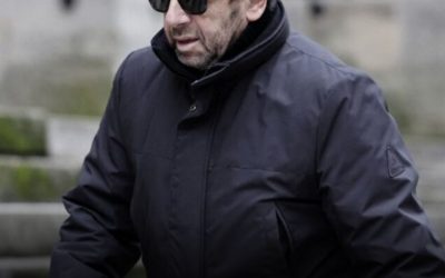 Patrick Bruel face aux accusations de violences sexuelles : son hôtel à L’Isle-sur-la-Sorgue dans le Vaucluse pris pour cible