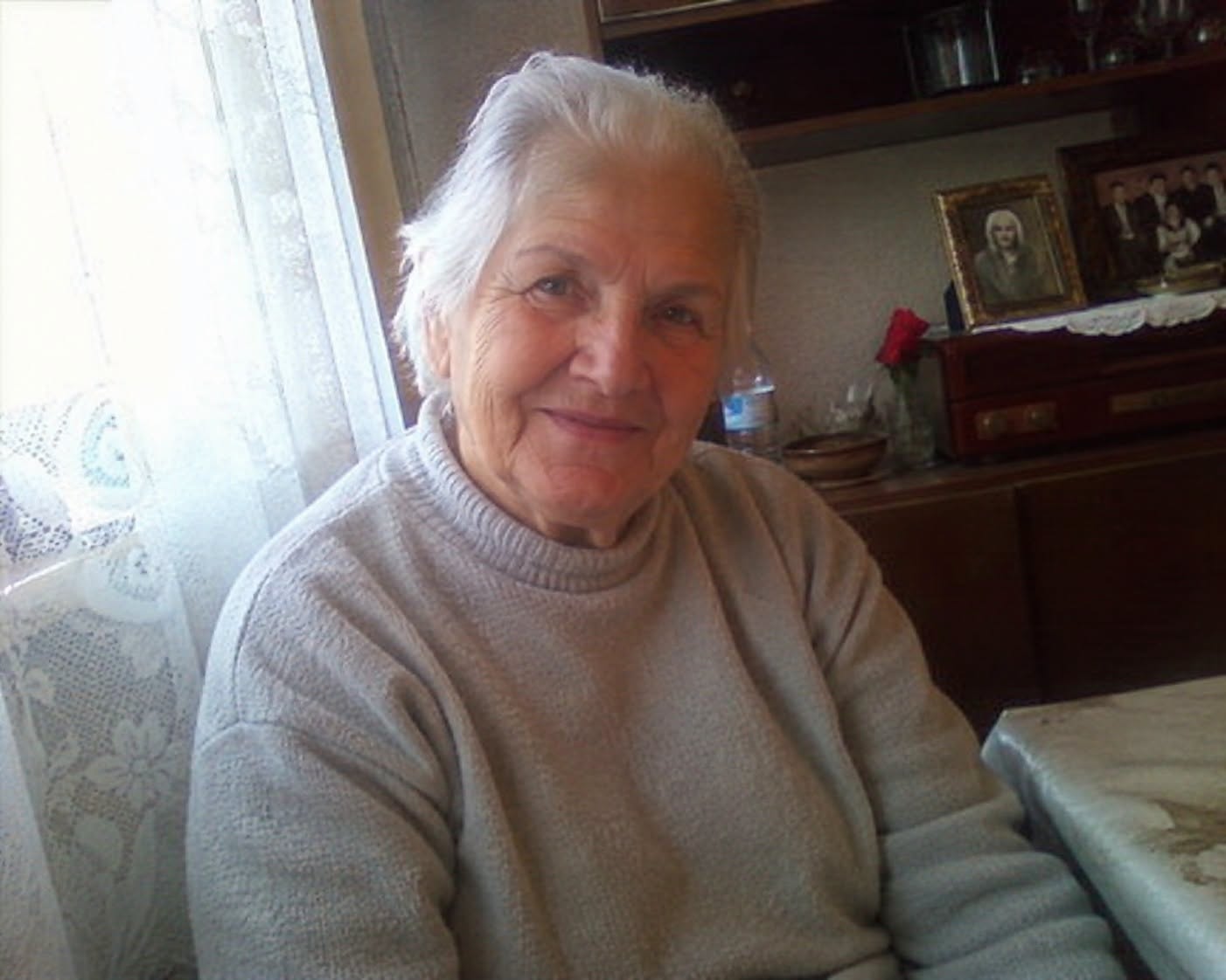 Ma grand-mère m’a donné son vieux carnet de recettes avant que ma famille ne vende sa maison… Mais la dernière page contenait le secret que mon père avait enterré pendant vingt ans.․․