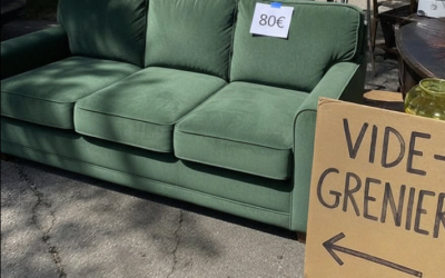 J’ai acheté un vieux canapé dans un vide-grenier – Trois jours plus tard, quelqu’un a tenté de s’introduire chez moi pour le retrouver