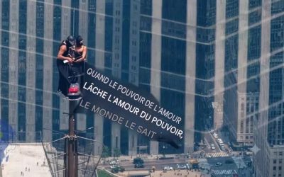 globe Des fiançailles au-dessus des nuages ​​se terminent dans une cellule de prison…