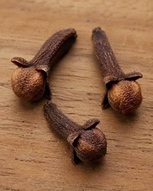 Clou de girofle : les bienfaits surprenants de cette épice que vous avez sûrement dans votre cuisine